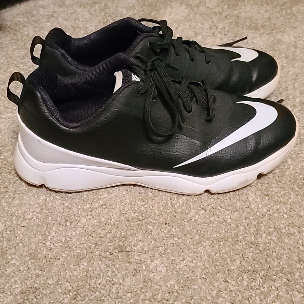 Nike tennis shoes